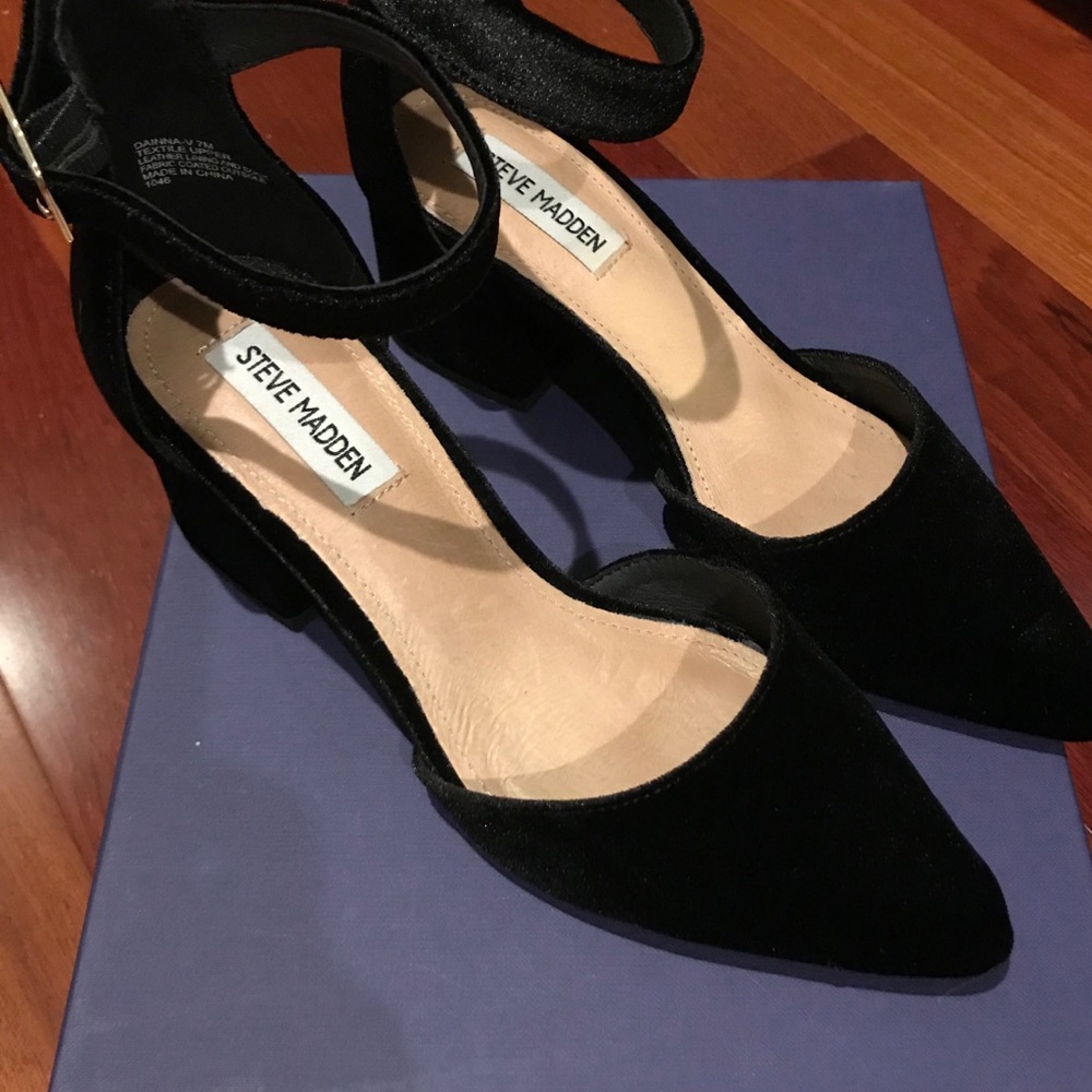 Steve Madden Black Velvet Dainna Ankle Strap